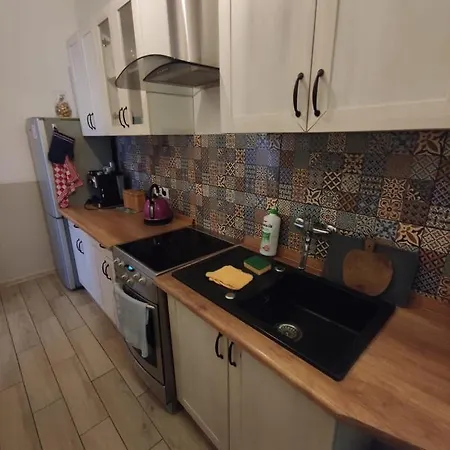 Nighthost- Trzebnicka 56 Apartman