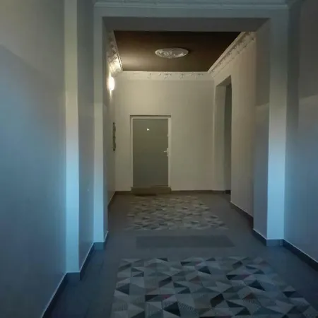 Apartman Nighthost- Trzebnicka 56 *